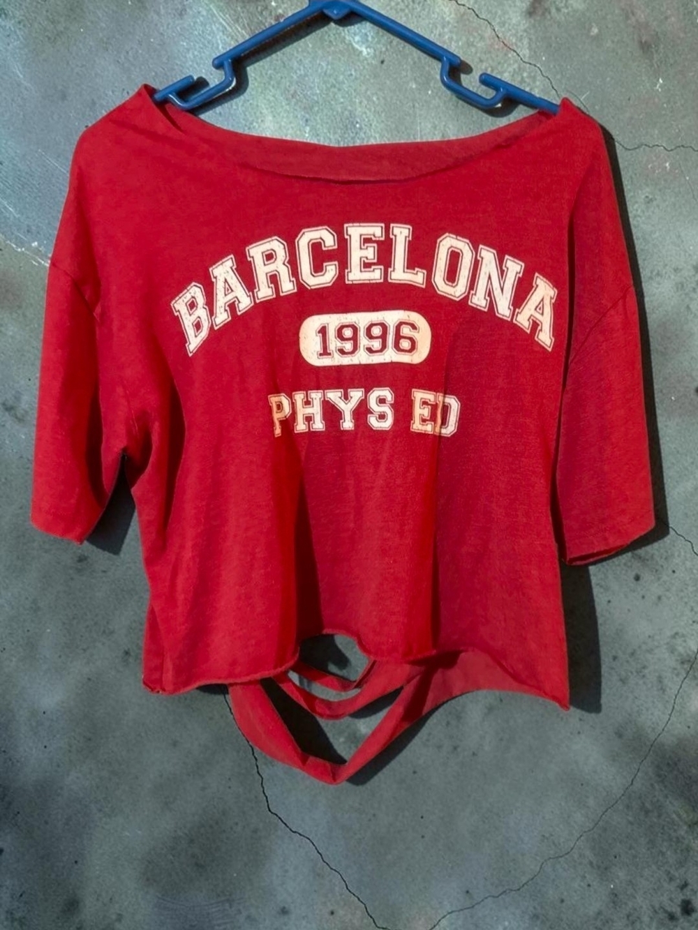 Barcelona Red 'Barcelona 1996 Phys Ed' Cropped Tee